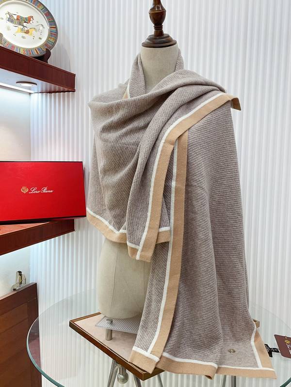 Loro Piana Cloak LPC00035